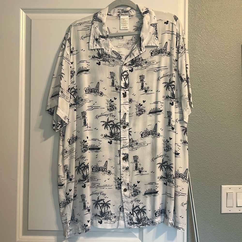 Disney Cruise Line - Castaway Cay Men’s XL shirt